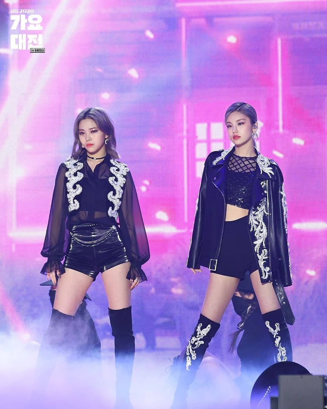 ITZY リュジン イェジ テントンセット4枚 D1C5DEC1-A1F6-476F-A5F8-