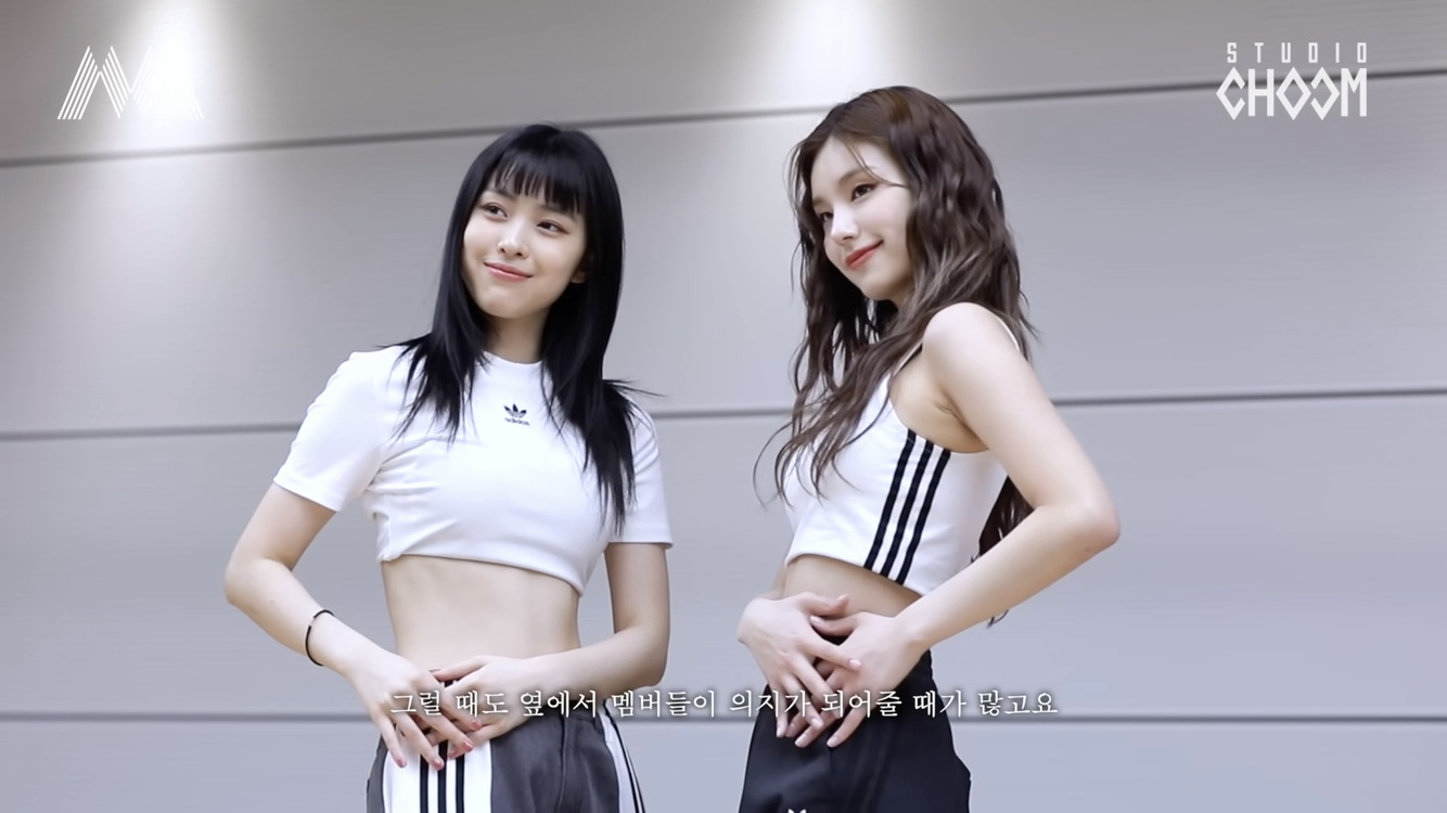 ITZY - Green project ITZY YEJI RYUJIN イェジ リュジン ryejiii cuties 🤏🏻💗 #itzy #ryujin #yeji